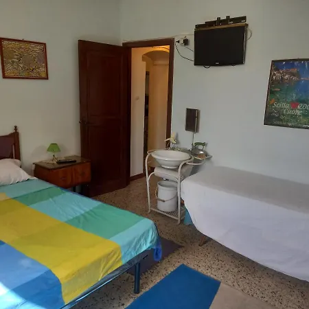 Calabria Collina Di Scilla Casale Ostello1800 Self Service Giardino Stanze E Appartamenti Per Famiglie Coppie E Single Melia Pzza S Gaetano 16 Exterior photo
